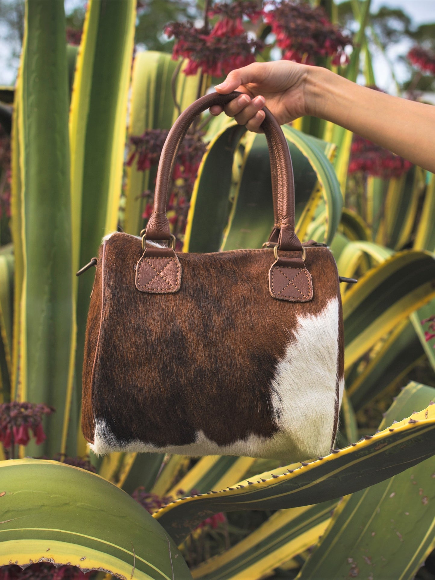 Frida cowhide purse