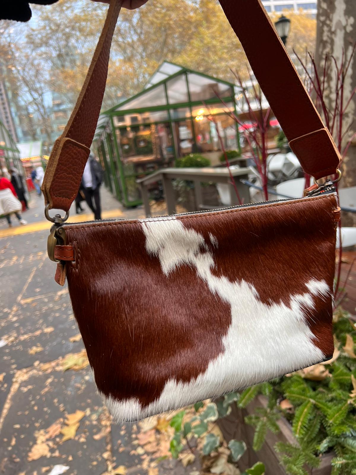 The Neptune Shoulder Clutch