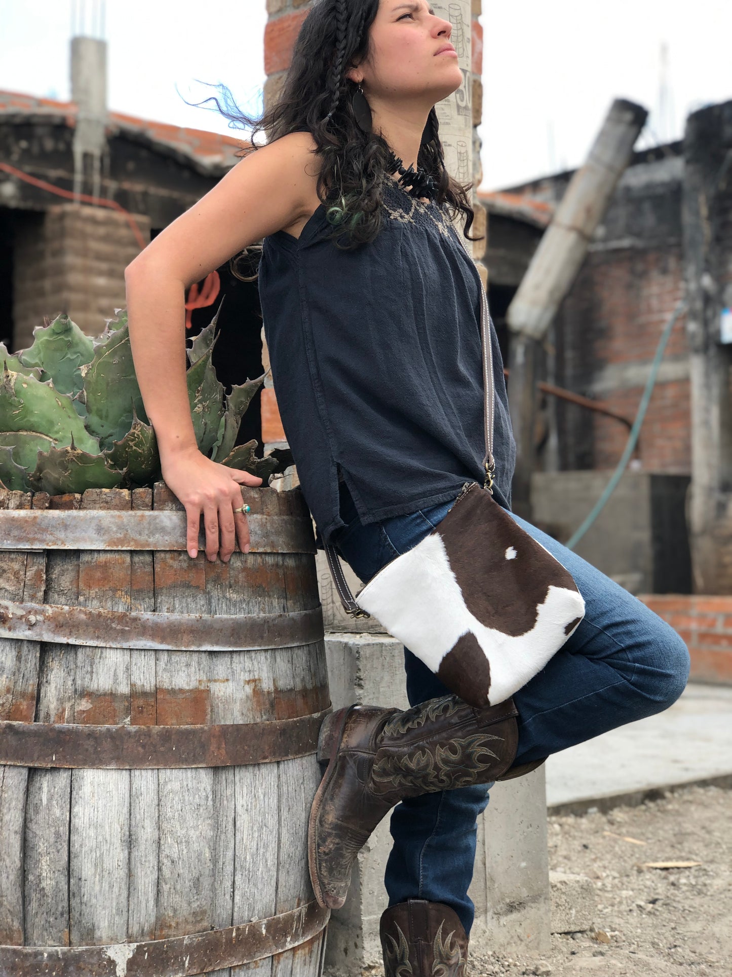 The Baja Crossbody Bag - Cowhide and leather