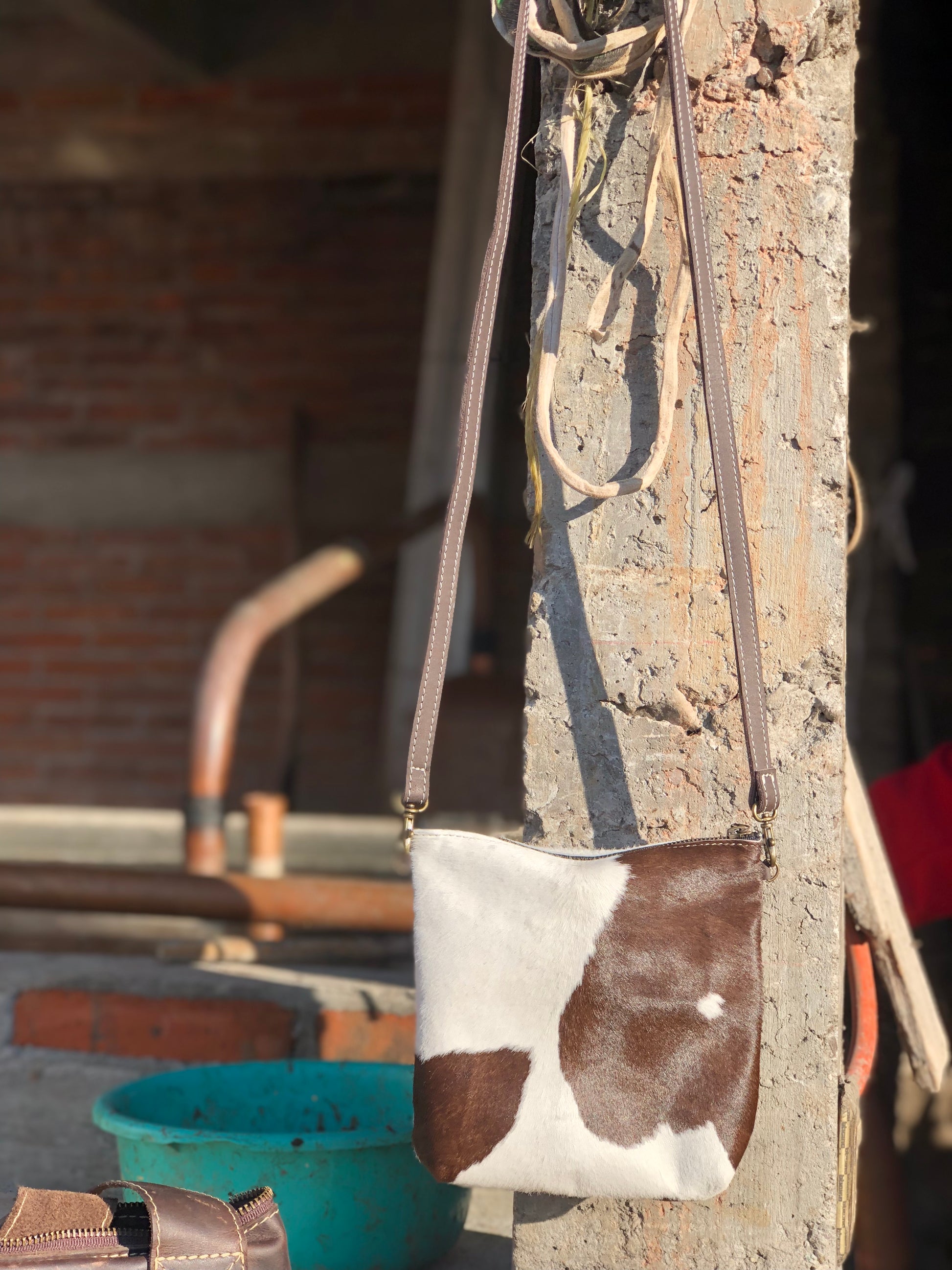 The Baja Crossbody Bag - Cowhide and leather